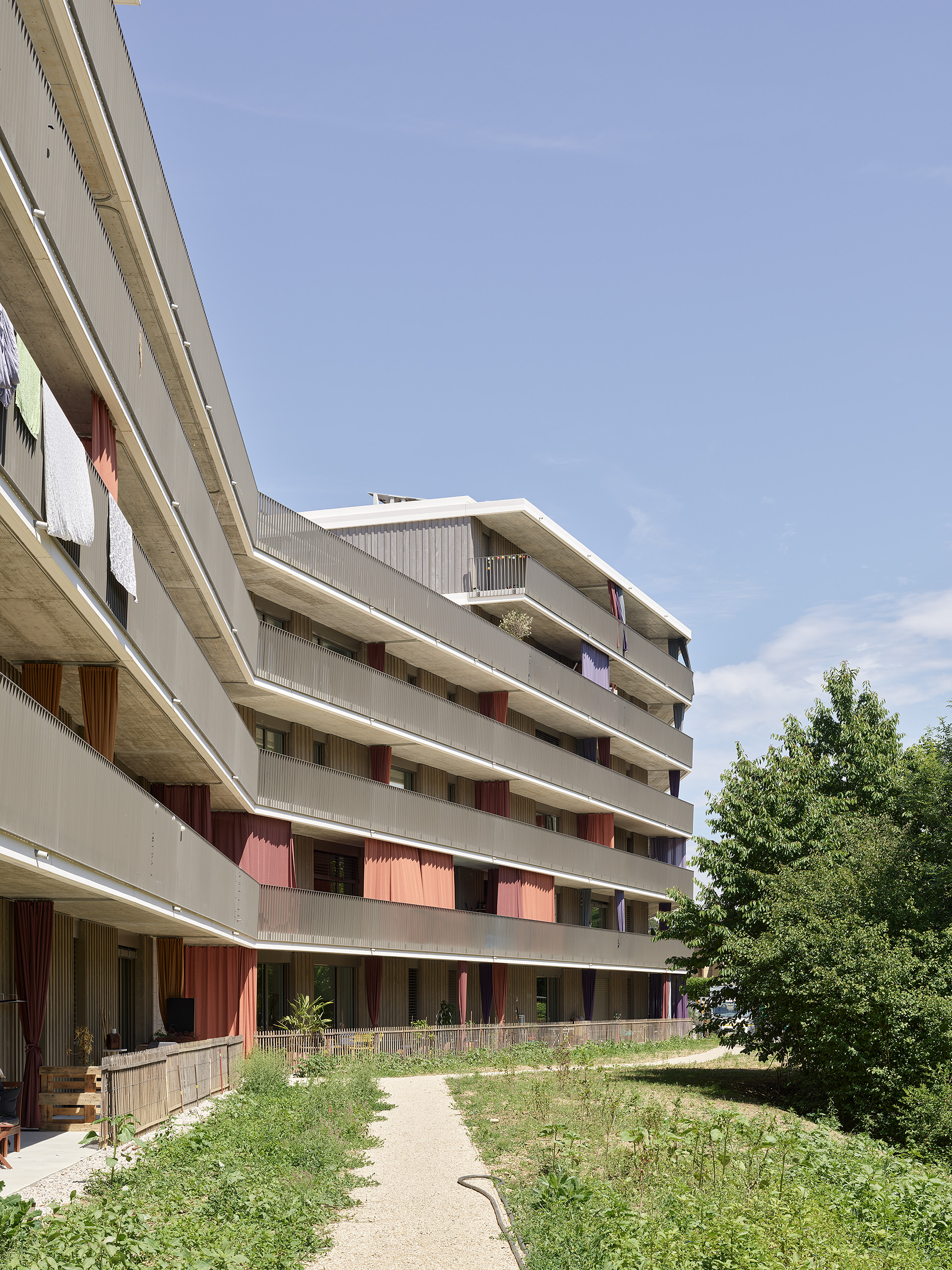 Ahp0079 AIQ4 009993 J2